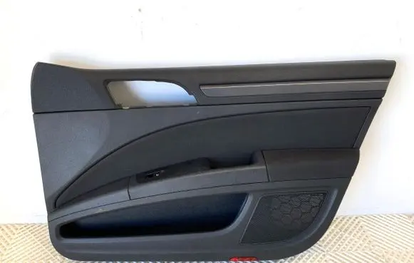 Skoda Superb B6 (3T) Front door card panel trim