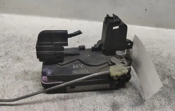 Opel Zafira B Rear door lock