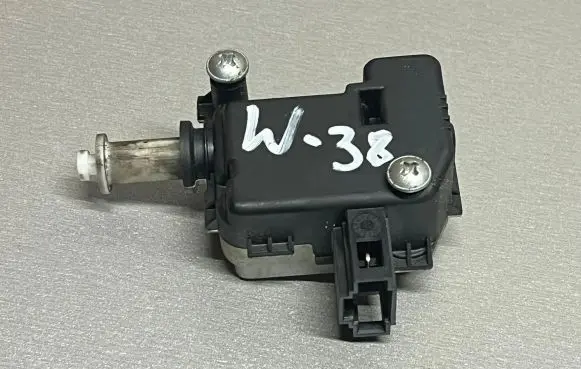 Volkswagen Golf Plus Central locking motor 1K5959782 805613