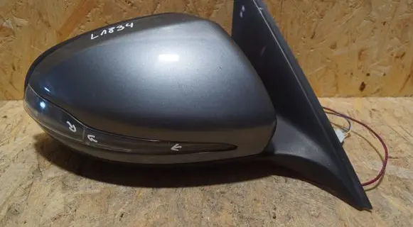 Mercedes-Benz C W205 Front door electric wing mirror