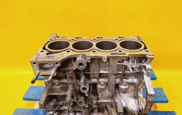 Toyota Avensis T250 Engine block 2AD