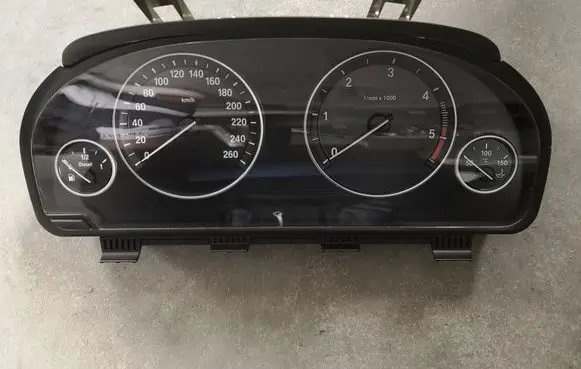 BMW 5 F10 F11 Speedometer (instrument cluster) 9249344