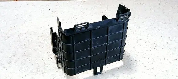 Volkswagen Golf V Battery tray heat shield 1K0915336B