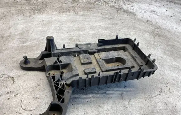 Volkswagen Golf VI Battery tray 1k0915333