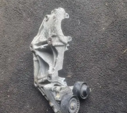 Renault Trafic II (X83) Generator/alternator bracket 117103703R