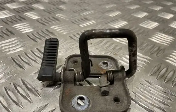 Volkswagen Golf VII Engine bonnet/hood lock/latch loop/hook 5G0823186A