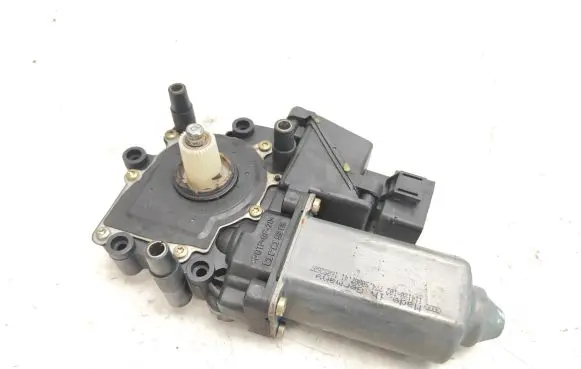 Audi A8 S8 D2 4D Rear door window regulator motor 4D0959802F 114180102
