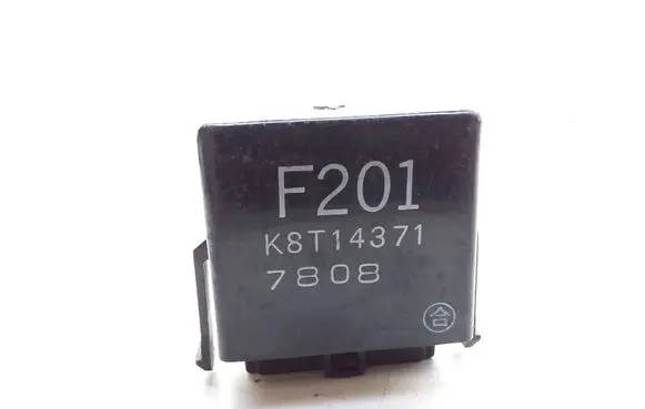 Mazda 626 Hazard warning light relay K8T14371 F201