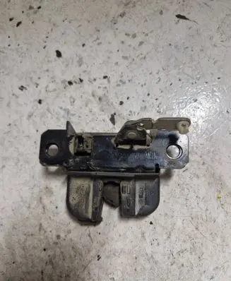 Loading door lock