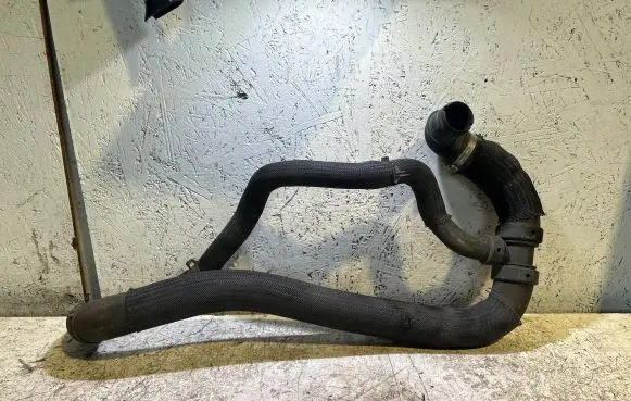 Chrysler 300C Engine coolant pipe/hose