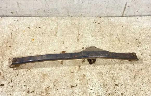 Engine mounting bracket