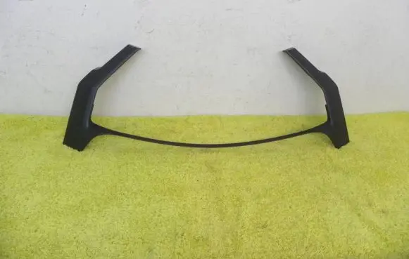 Front bumper lip
