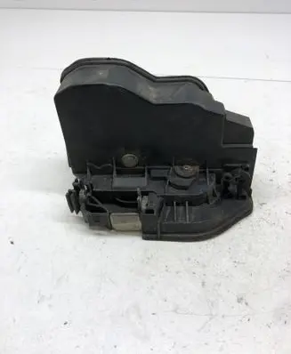 BMW 1 E81 E87 Front door lock 7167071