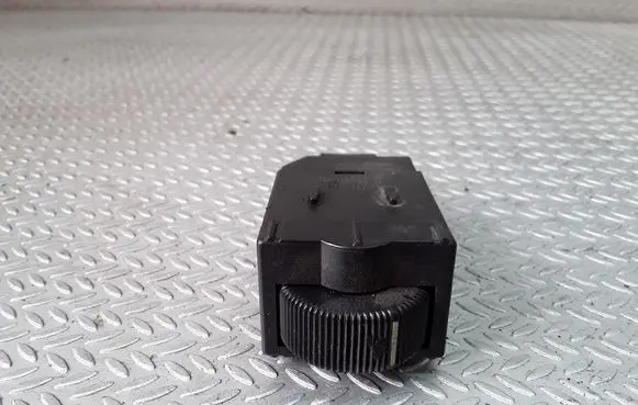 Mitsubishi Carisma Headlight level height control switch LK04001000