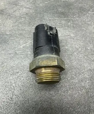 Volkswagen Golf IV Coolant temperature sensor 1J0959481A
