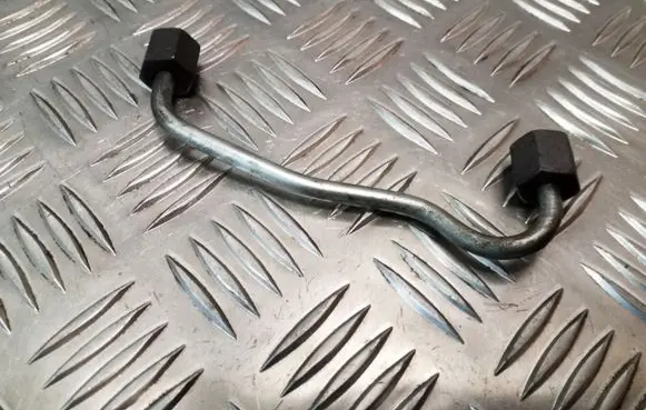 BMW 7 E65 E66 Fuel injector supply line/pipe 