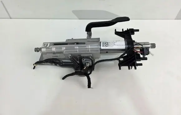 BMW 1 F40 Steering wheel axle 6883441