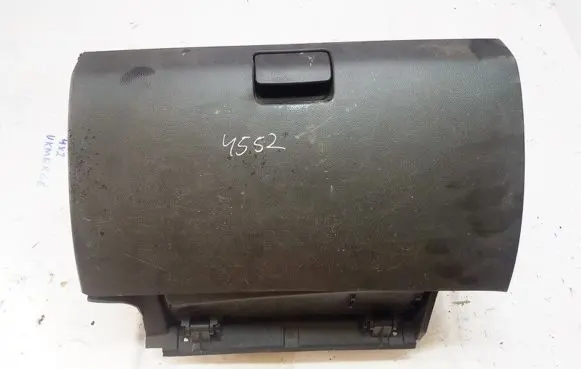 Opel Antara Glove box