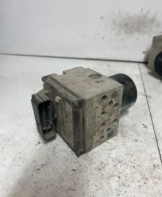 Volkswagen PASSAT B6 ABS Pump 3C0614109 16420501 16420301A