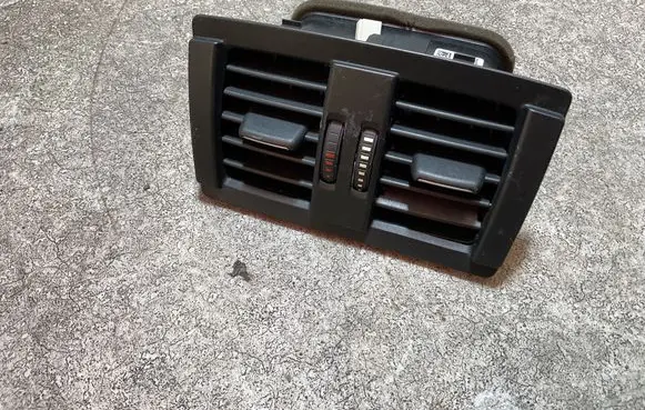 BMW 3 F30 F35 F31 Rear air vent grill 926535001 0858201