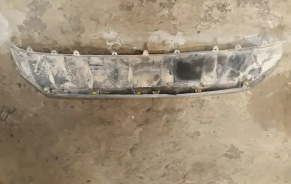 Audi Q7 4M Front bumper lip 4M0807733D