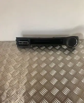 Suzuki Ignis Dash center air vent grill 7384162R6