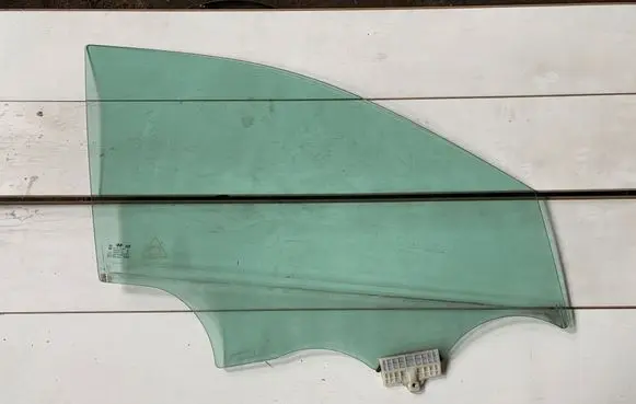 Hyundai Santa Fe Front door window glass four-door DOT748AS2M43 43R000383
