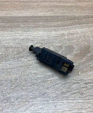 Volkswagen Golf III Brake pedal sensor switch 191945515