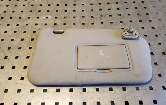 Nissan Juke I F15 Sun visor