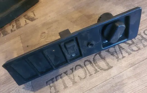 Volvo 960 Fog light switch 1324009 136269 136299