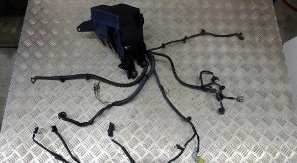 Toyota RAV 4 (XA40) Fuse box set 8266242331 AB11142N601