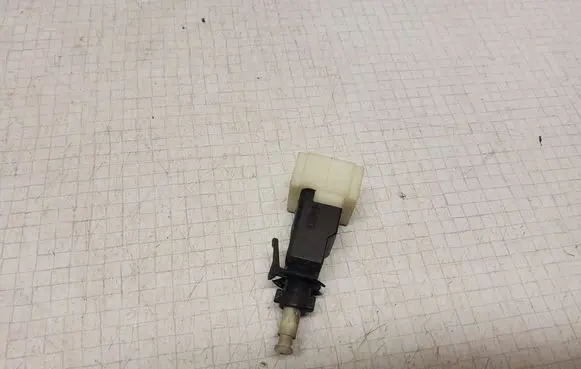 Mercedes-Benz E W210 Brake pedal sensor switch 0015453109