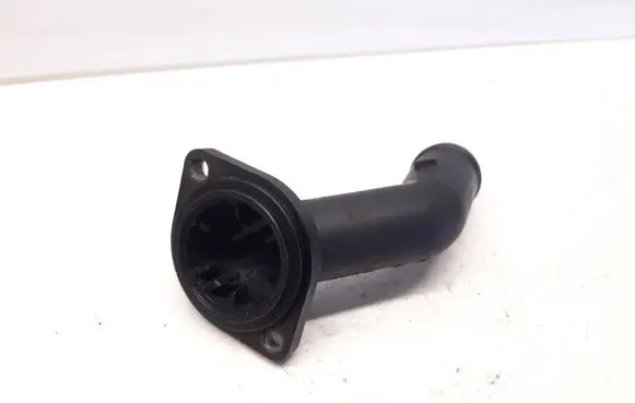 Volkswagen Touran I Engine coolant pipe/hose 038121121D 06A121121C