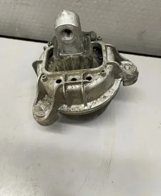 BMW 5 F10 F11 Engine mount bracket 13981612