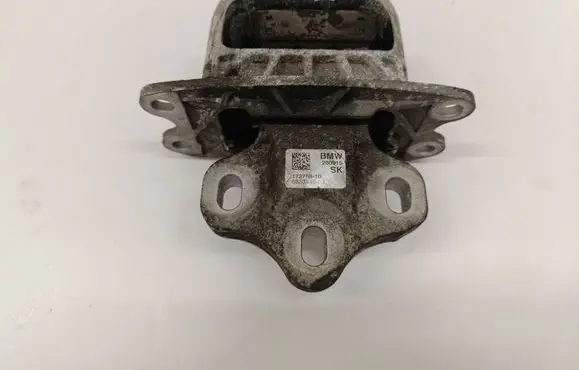 Engine mount bracket