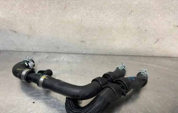 Renault Captur II Engine coolant pipe/hose 210218083R