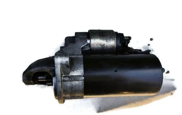 BMW 5 E60 E61 Starter motor 7796892-02