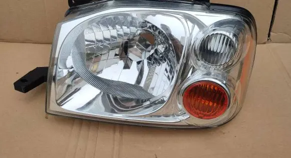 Nissan Navara D22 Headlight/headlamp 100-24811