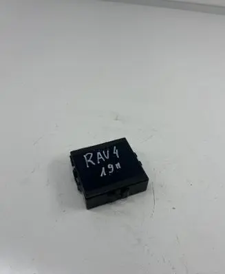 Toyota RAV 4 (XA50) Hand brake control module 8905042030