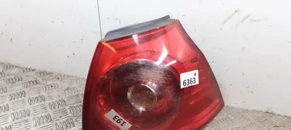 Volkswagen Golf V Rear/tail lights 11A399