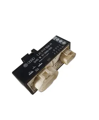 Volkswagen Golf IV Coolant fan relay 1J0919506H 898884000