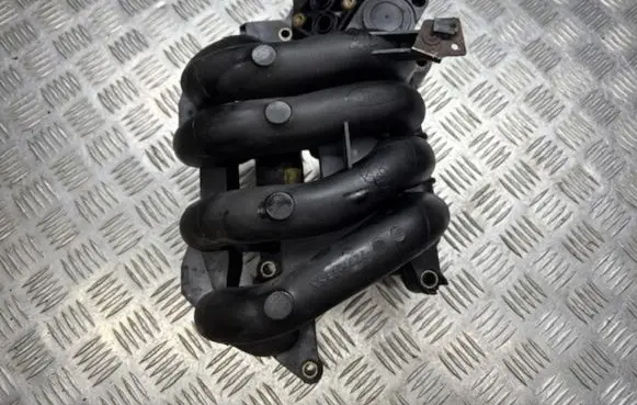 Ford Focus Intake manifold XS4G0424