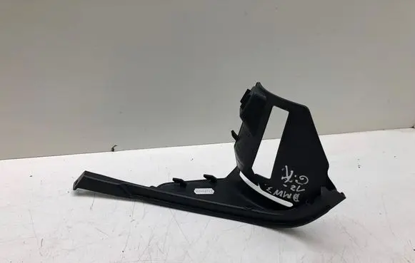 BMW 3 F30 F35 F31 Seat belt trim 7256113