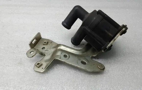 Volvo S90, V90 Electric auxiliary coolant/water pump 31368143 704773030