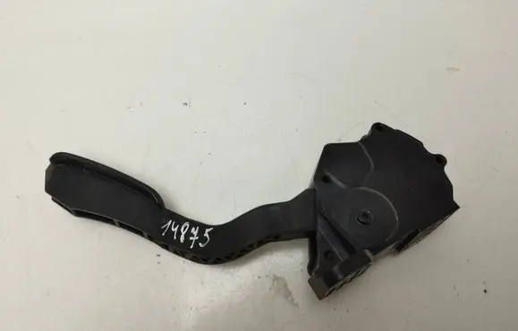 Toyota Urban Cruiser (XP110) Accelerator throttle pedal 7811052020 1988007021 01M13E00348