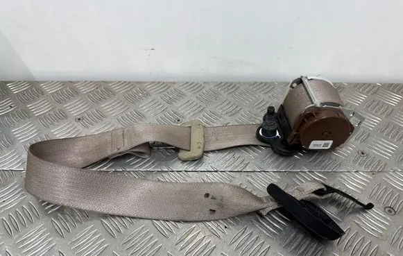 Rear seatbelt