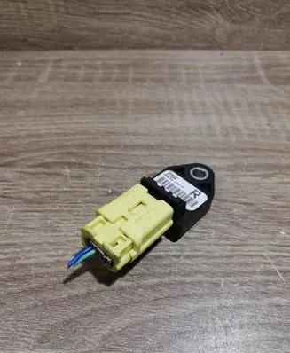 Toyota Avensis T250 Airbag deployment crash/impact sensor 8983305010