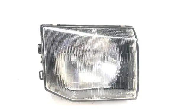Mitsubishi Pajero Headlight/headlamp 11037746