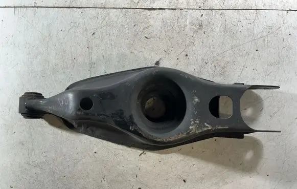 Maserati Ghibli Rear upper control arm/wishbone 670036580