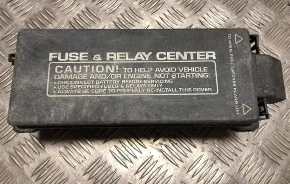 Chrysler Voyager Fuse module 04868092AA 0440 23417D